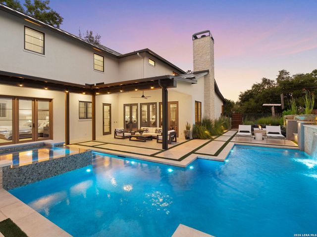 446 CANTERBURY HILL ST, Terrell Hills, TX 78209