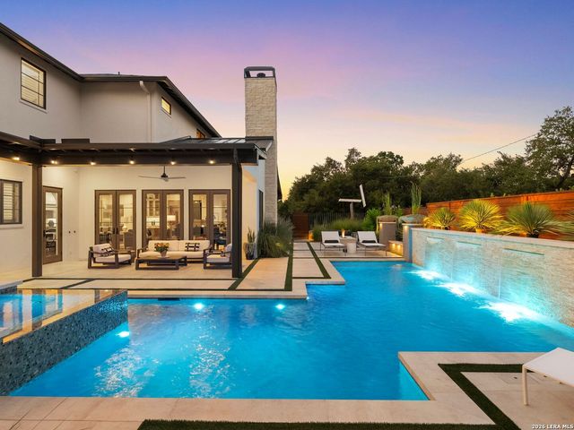446 CANTERBURY HILL ST, Terrell Hills, TX 78209