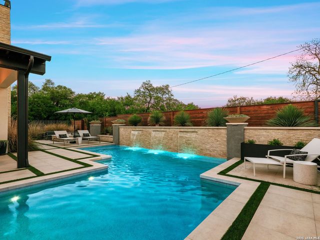 446 CANTERBURY HILL ST, Terrell Hills, TX 78209