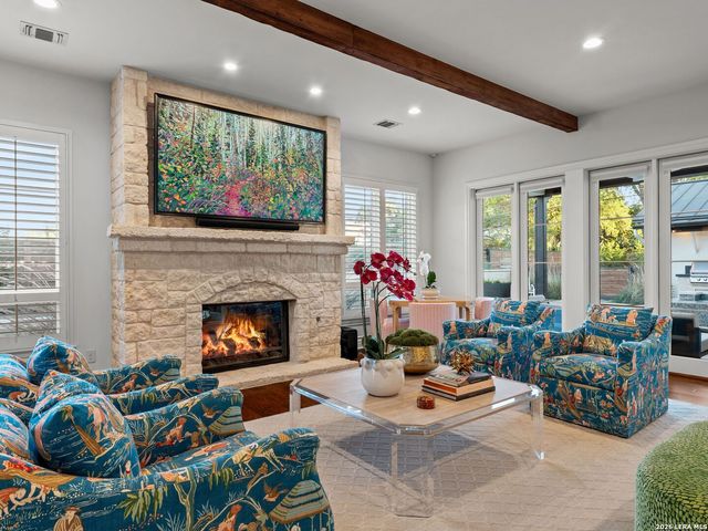 446 CANTERBURY HILL ST, Terrell Hills, TX 78209