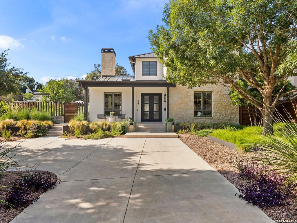446 CANTERBURY HILL ST, Terrell Hills, TX 78209