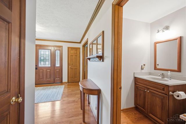7220 Rolling Meadows Drive, West Chester, OH 45069