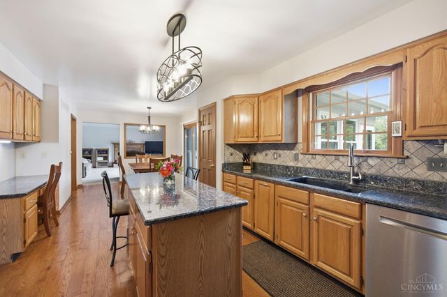 7220 Rolling Meadows Drive, West Chester, OH 45069