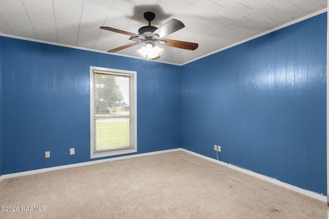815 E E Street, Rayne, LA 70578