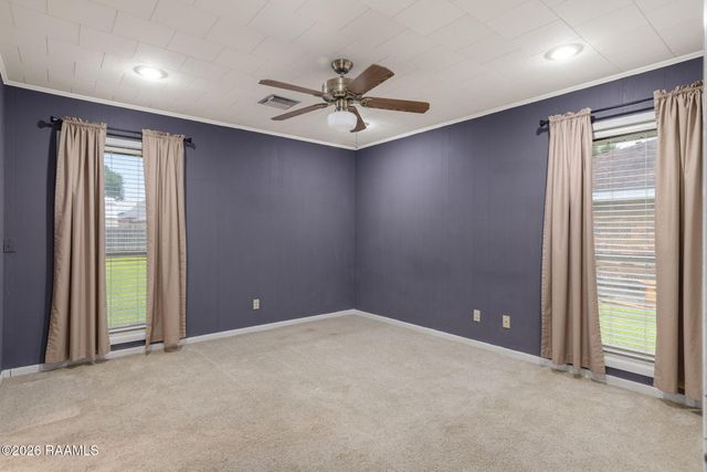 815 E E Street, Rayne, LA 70578