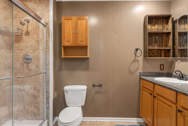 815 E E Street, Rayne, LA 70578