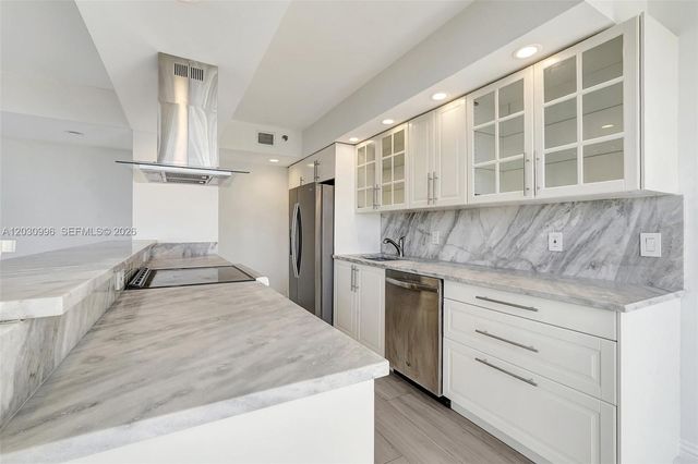 1000 Island Boulevard 707, Aventura, FL 33160