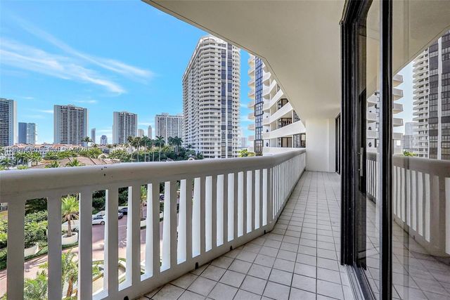 1000 Island Boulevard 707, Aventura, FL 33160