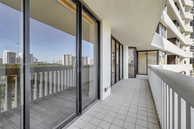 1000 Island Boulevard 707, Aventura, FL 33160