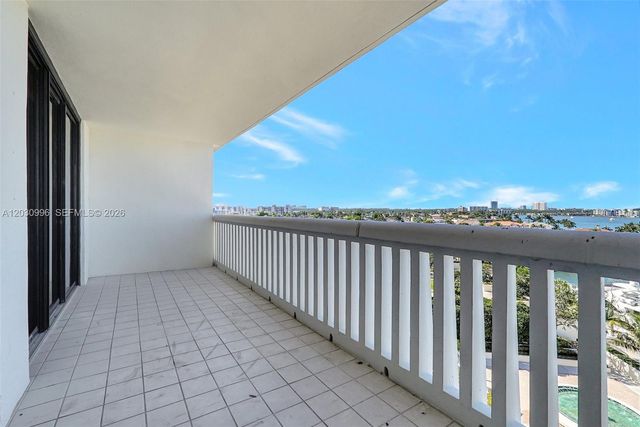 1000 Island Boulevard 707, Aventura, FL 33160
