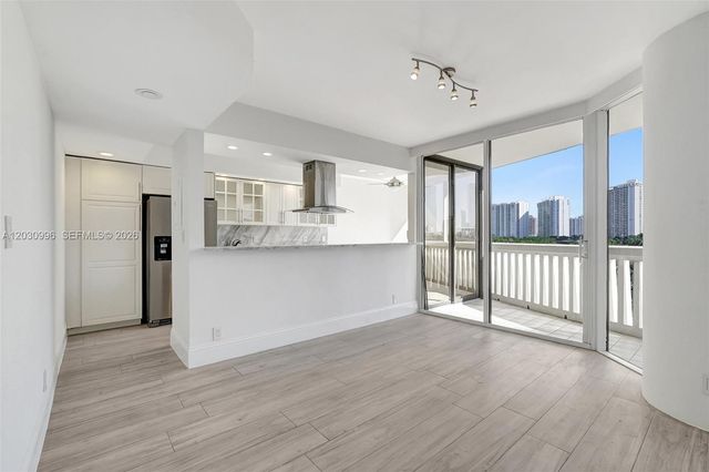 1000 Island Boulevard 707, Aventura, FL 33160