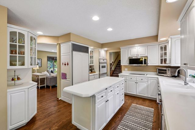 4615 Saddlewood Drive, Minnetonka, MN 55345