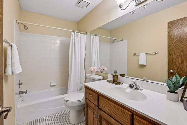 4615 Saddlewood Drive, Minnetonka, MN 55345