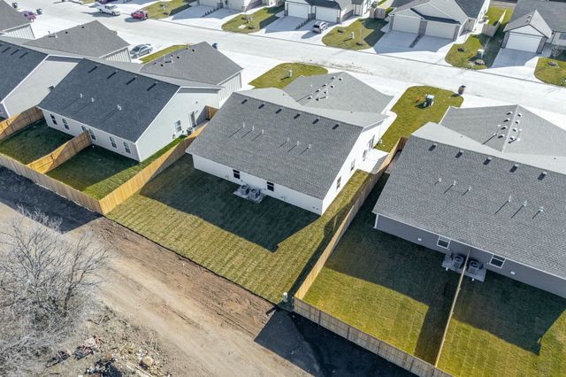 602 Briarbrook Ln, Park City, KS 67147