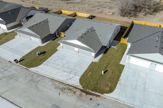 602 Briarbrook Ln, Park City, KS 67147