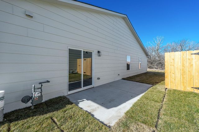 602 Briarbrook Ln, Park City, KS 67147
