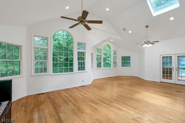 24 STOCKADE ROAD, Warren Twp., NJ 07059