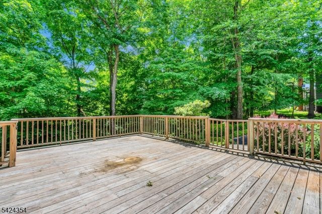 24 STOCKADE ROAD, Warren Twp., NJ 07059