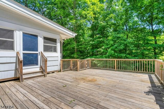 24 STOCKADE ROAD, Warren Twp., NJ 07059