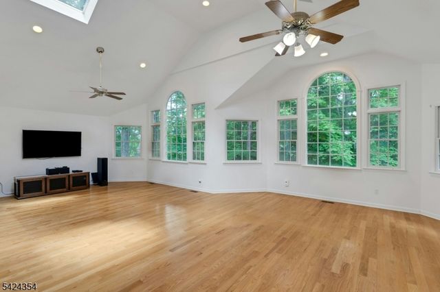 24 STOCKADE ROAD, Warren Twp., NJ 07059