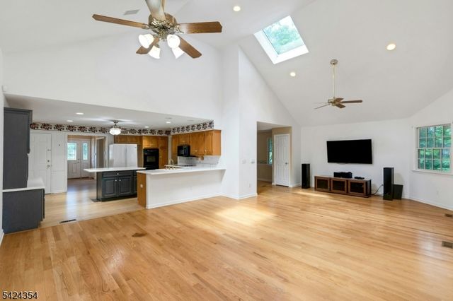 24 STOCKADE ROAD, Warren Twp., NJ 07059
