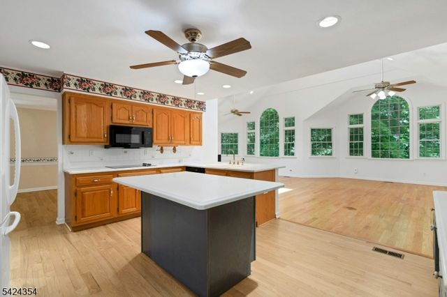 24 STOCKADE ROAD, Warren Twp., NJ 07059