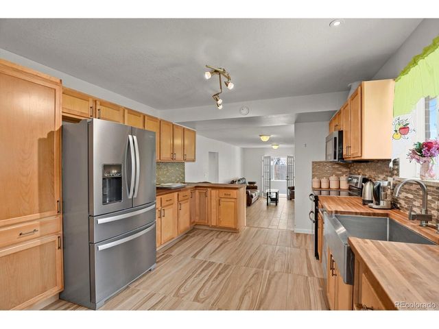 363 Toledo St, Aurora, CO 80011