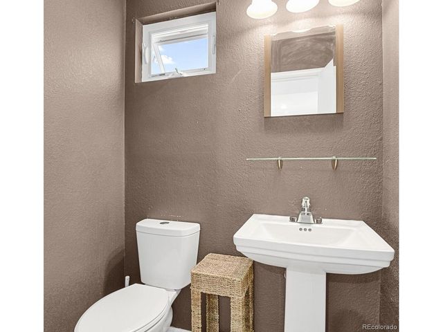 363 Toledo St, Aurora, CO 80011