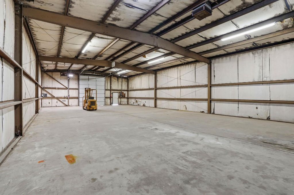 Image 13 of property listing at 1858 Main Street, Livingston, CA 95334