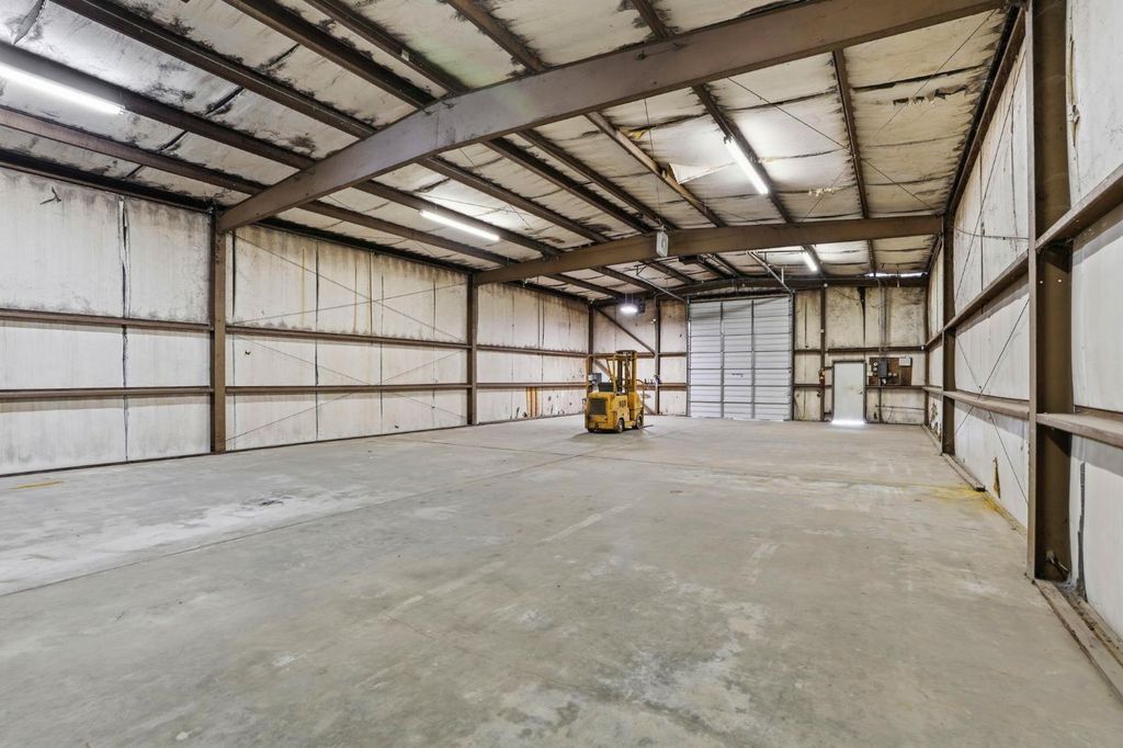 Image 14 of property listing at 1858 Main Street, Livingston, CA 95334