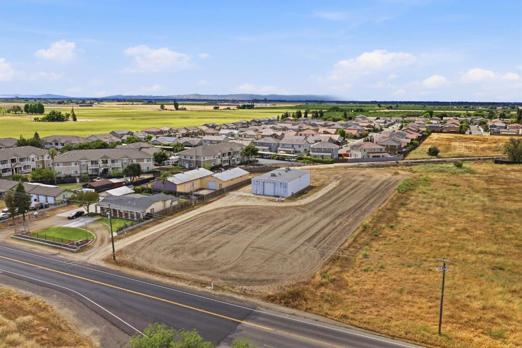 Image 16 of property listing at 1858 Main Street, Livingston, CA 95334