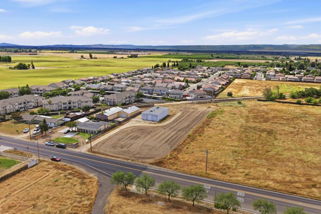 Image 17 of property listing at 1858 Main Street, Livingston, CA 95334