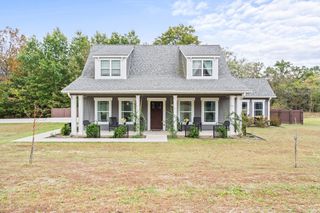 6125 E LOW CROSSINGS RD, Hallsville, MO 65255