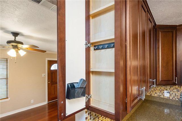 4625 Cosner Dr, Corpus Christi, TX 78415