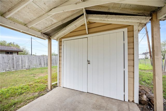 4625 Cosner Dr, Corpus Christi, TX 78415