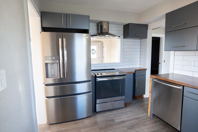 2117 W Knox Ct, Spokane, WA 99205