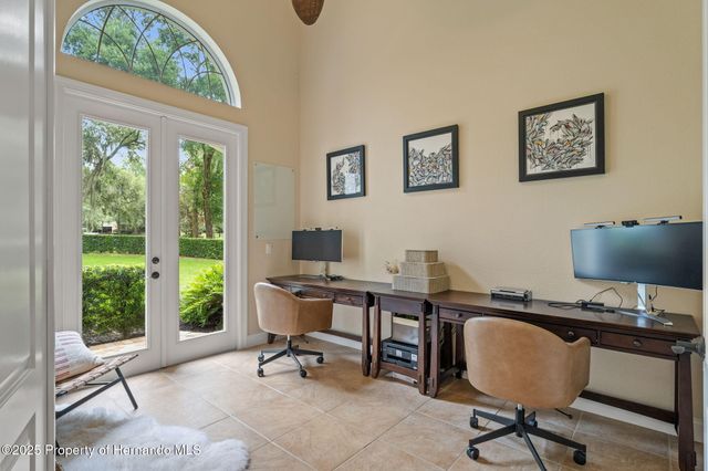 14042 Grandeur Way, Dade City, FL 33525