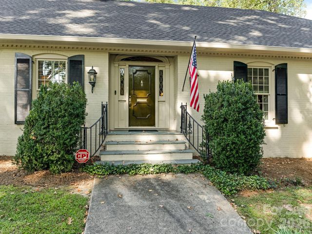 2424 Richardson Drive, Charlotte, NC 28211
