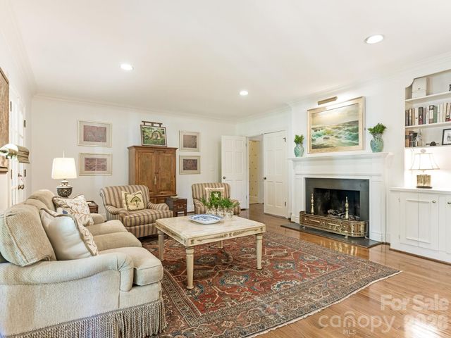 2424 Richardson Drive, Charlotte, NC 28211