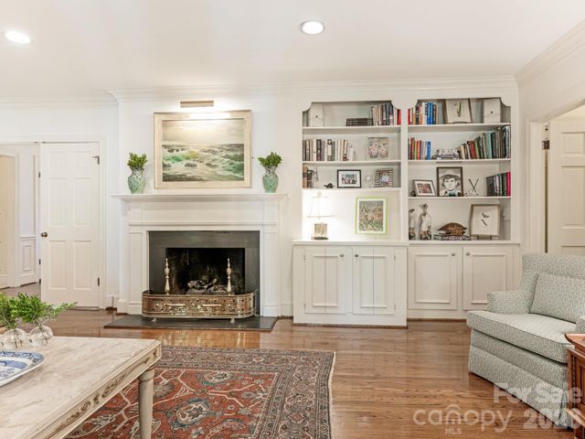 2424 Richardson Drive, Charlotte, NC 28211