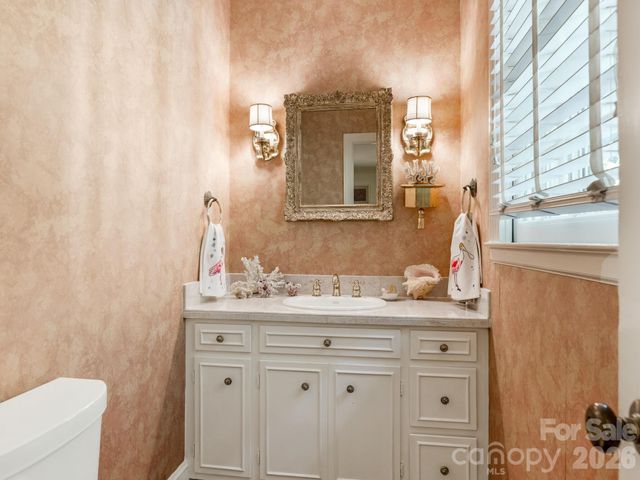 2424 Richardson Drive, Charlotte, NC 28211