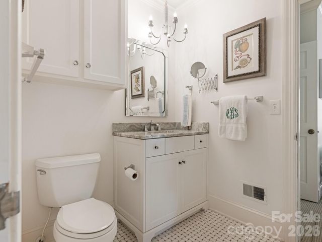 2424 Richardson Drive, Charlotte, NC 28211