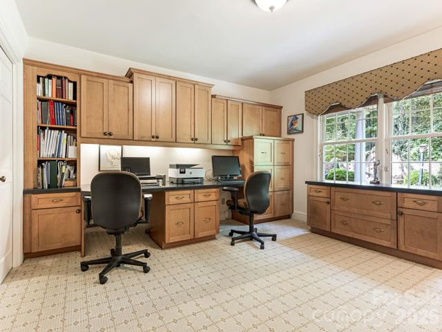 2424 Richardson Drive, Charlotte, NC 28211