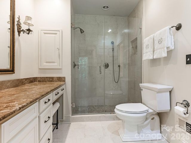 2424 Richardson Drive, Charlotte, NC 28211