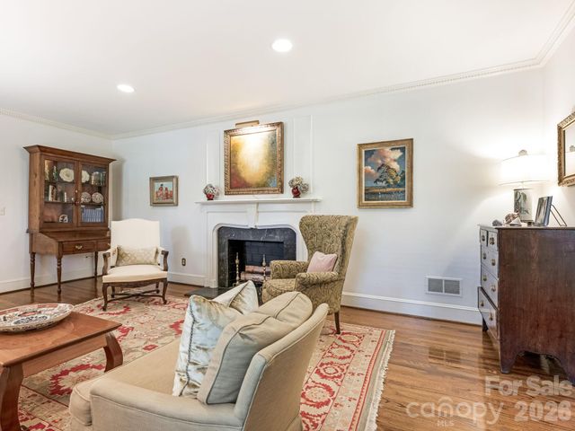 2424 Richardson Drive, Charlotte, NC 28211