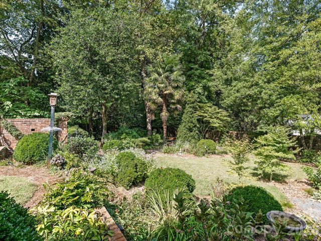 2424 Richardson Drive, Charlotte, NC 28211