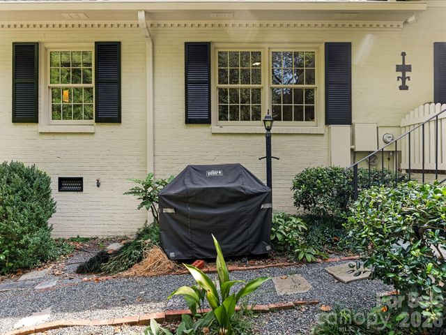 2424 Richardson Drive, Charlotte, NC 28211
