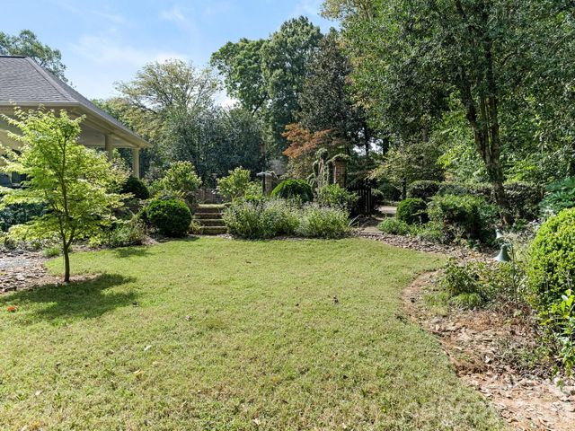 2424 Richardson Drive, Charlotte, NC 28211