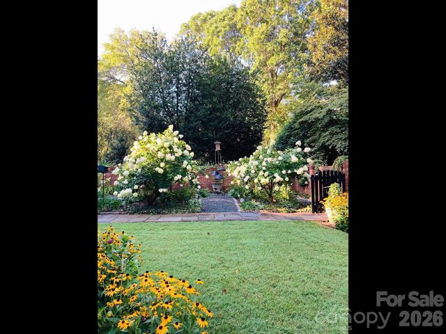 2424 Richardson Drive, Charlotte, NC 28211