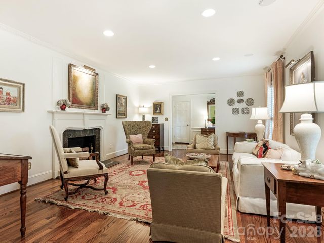 2424 Richardson Drive, Charlotte, NC 28211